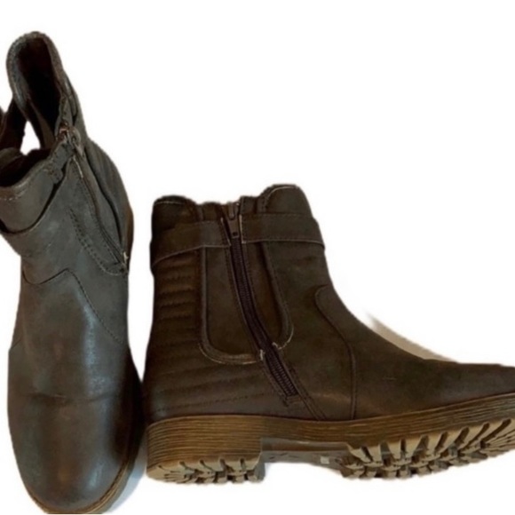 BAMBOO Shoes - BAMBOOS Rugged04 Ankle Boots Sz 5.5